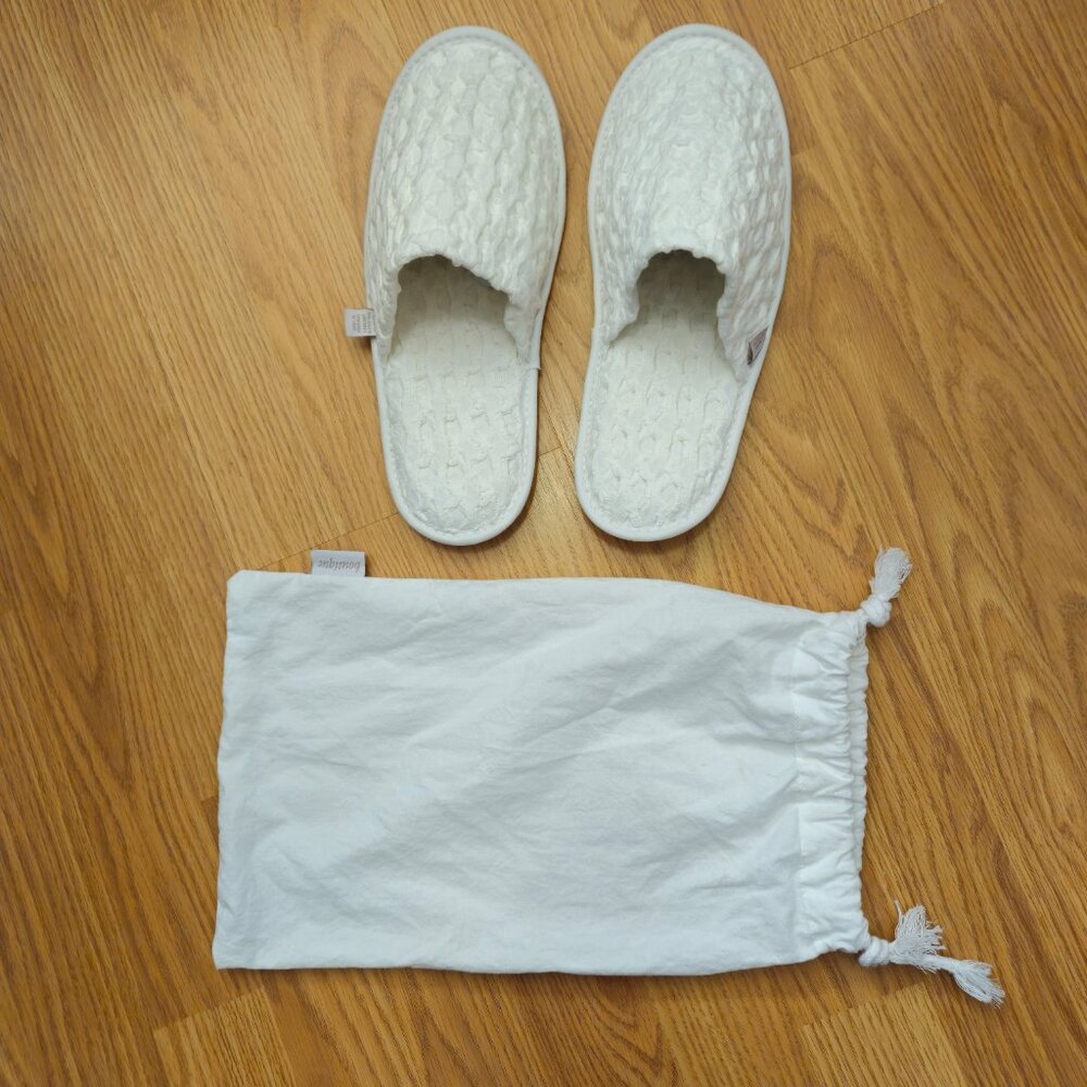 Boutique Bridal Spa Slippers made in Portugal Womens Medium ( size 7 - 8.5 )